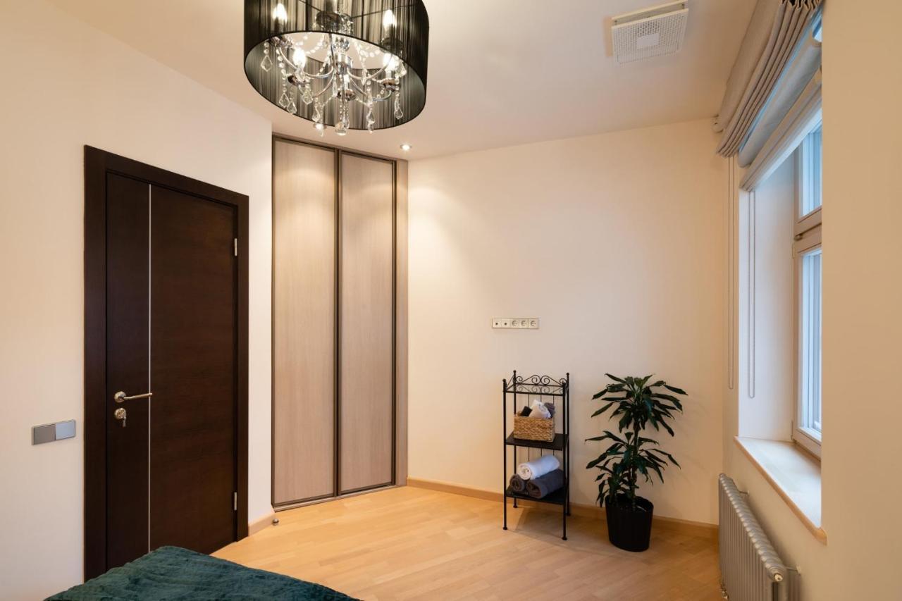 Old Riga Two Bedroom Apartment With 2 Bathrooms Bagian luar foto