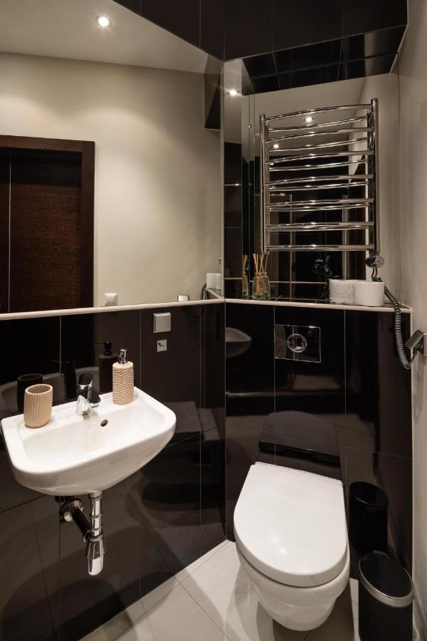 Old Riga Two Bedroom Apartment With 2 Bathrooms Bagian luar foto