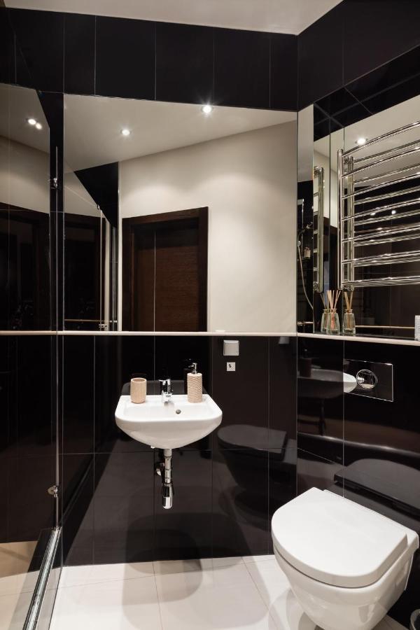 Old Riga Two Bedroom Apartment With 2 Bathrooms Bagian luar foto