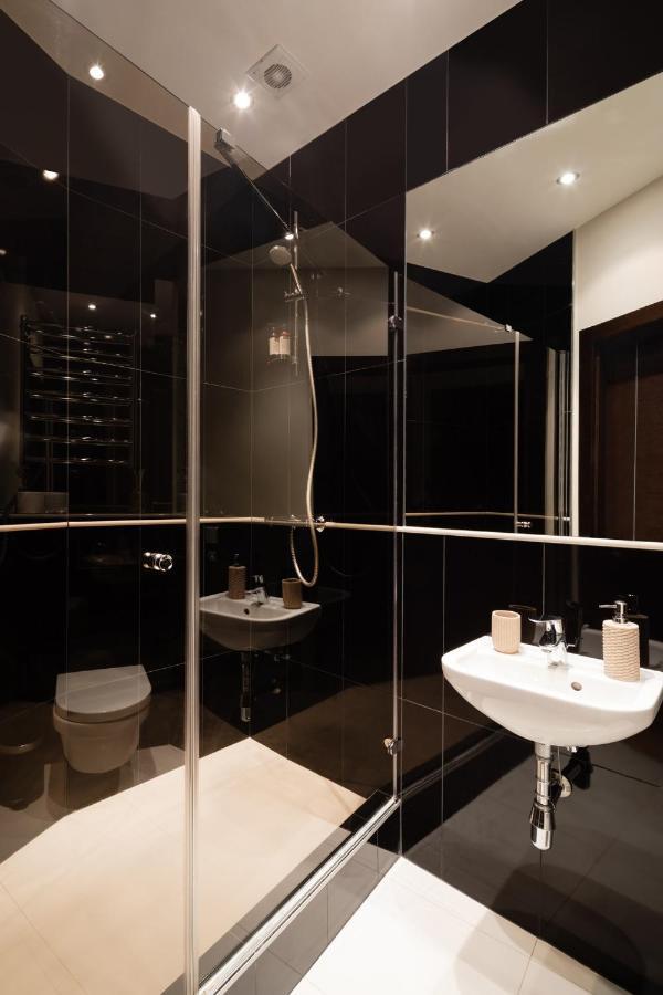 Old Riga Two Bedroom Apartment With 2 Bathrooms Bagian luar foto